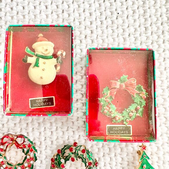 Holiday Christmas Lot Set of 8 Tree Snowman Wreath Angel Vintage Brooch Pins - Picture 5 of 12